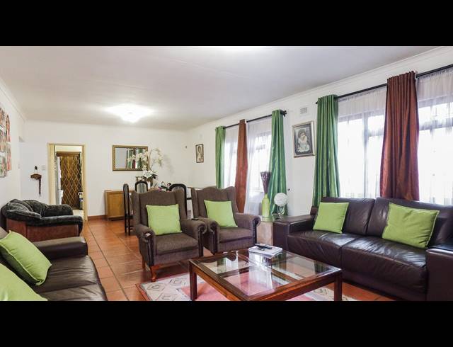 4 BEDROOM FREESTANDING SOLD IN SHERWOOD
